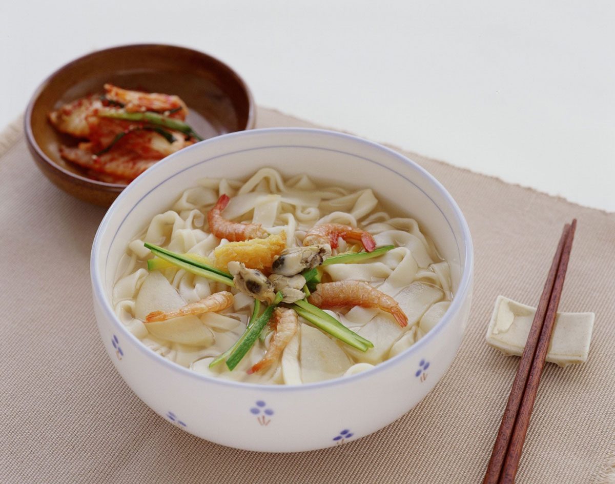 유지상 기자(前 중앙일보 음식전문 기자)의 맛탐험 세계 名국수 : 밥만 먹고 못산다, 후루룩 대한민국